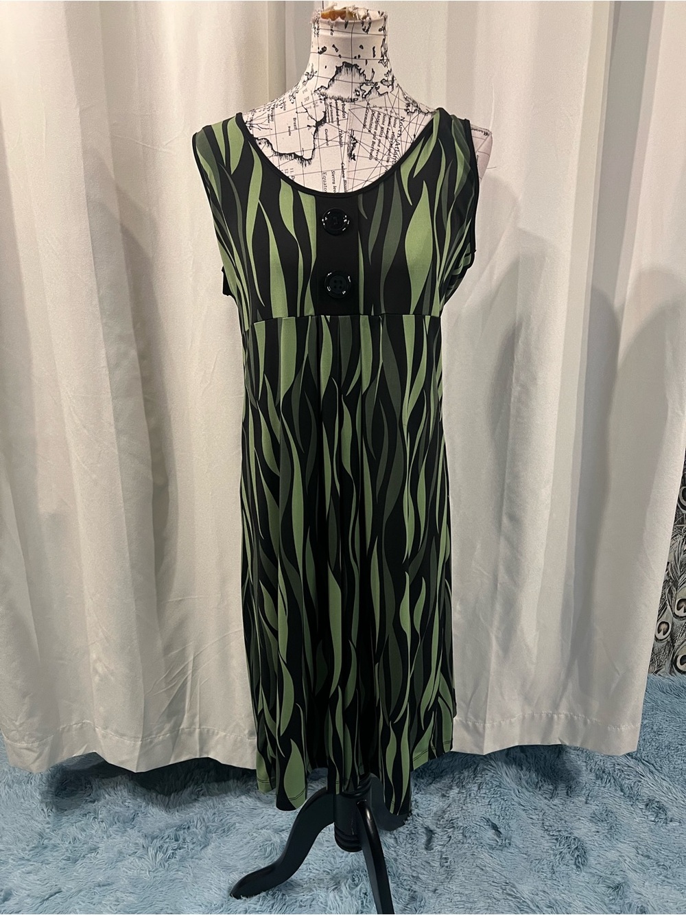 7 for $30 Style & Co. Black and Green Sleeveless Patterned Midi Dress